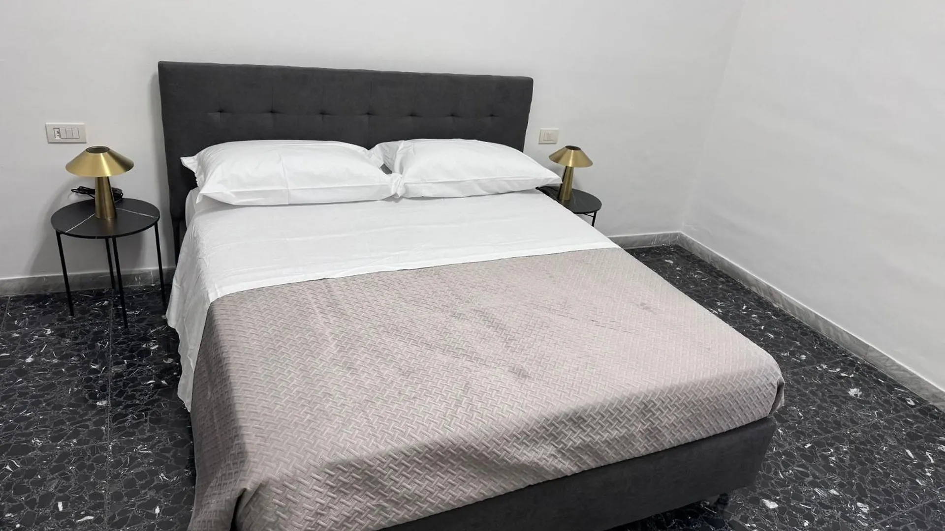 Larisa Home Apartment Rome
