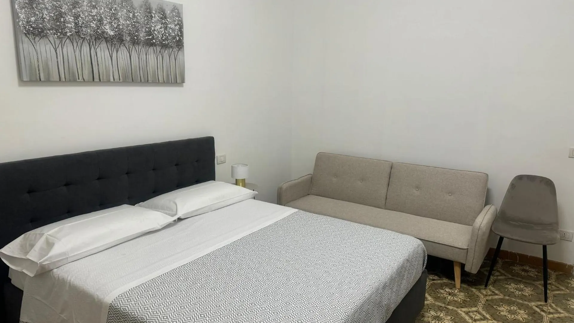 Larisa Home Apartment Rome Italy