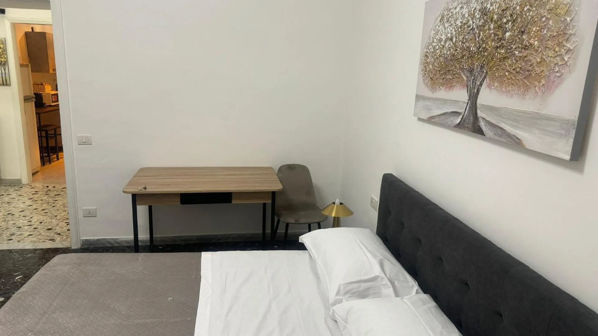 Larisa Home Apartment Rome